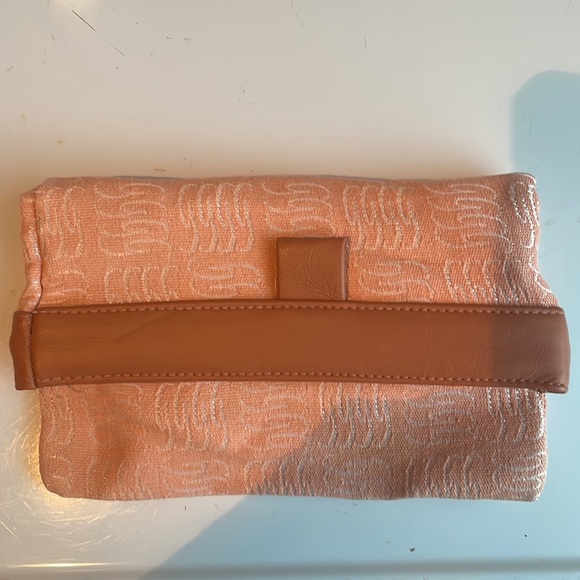 Fold over clutch - Picture 1 of 5